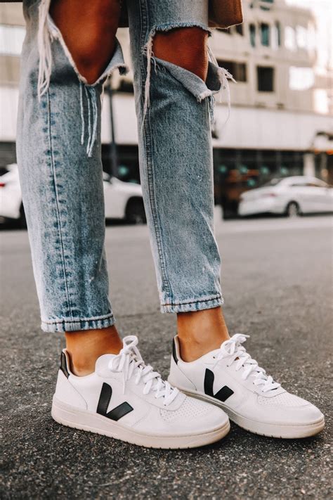 are veja sneakers popular.